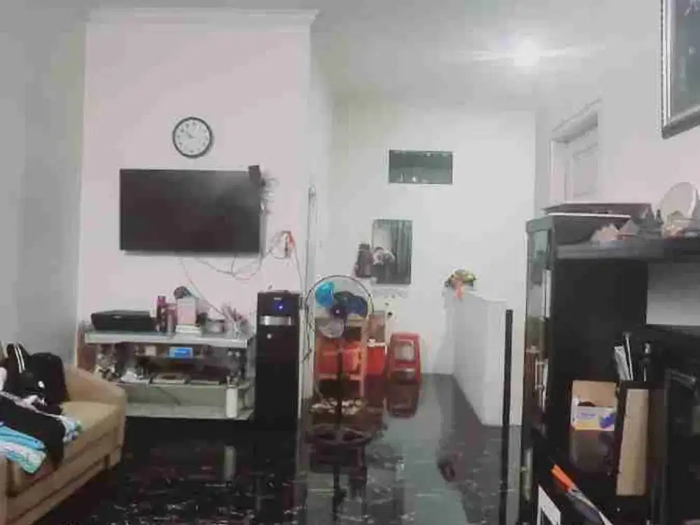 DI JUAL RUMAH CANTIK SIAP HUNI DI KARANG TENGAH CILEDUG TANGERANG