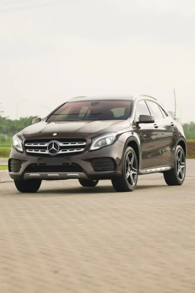[PANORAMIC] MERCEDES BENZ GLA200 AMG 2017 / 2018
