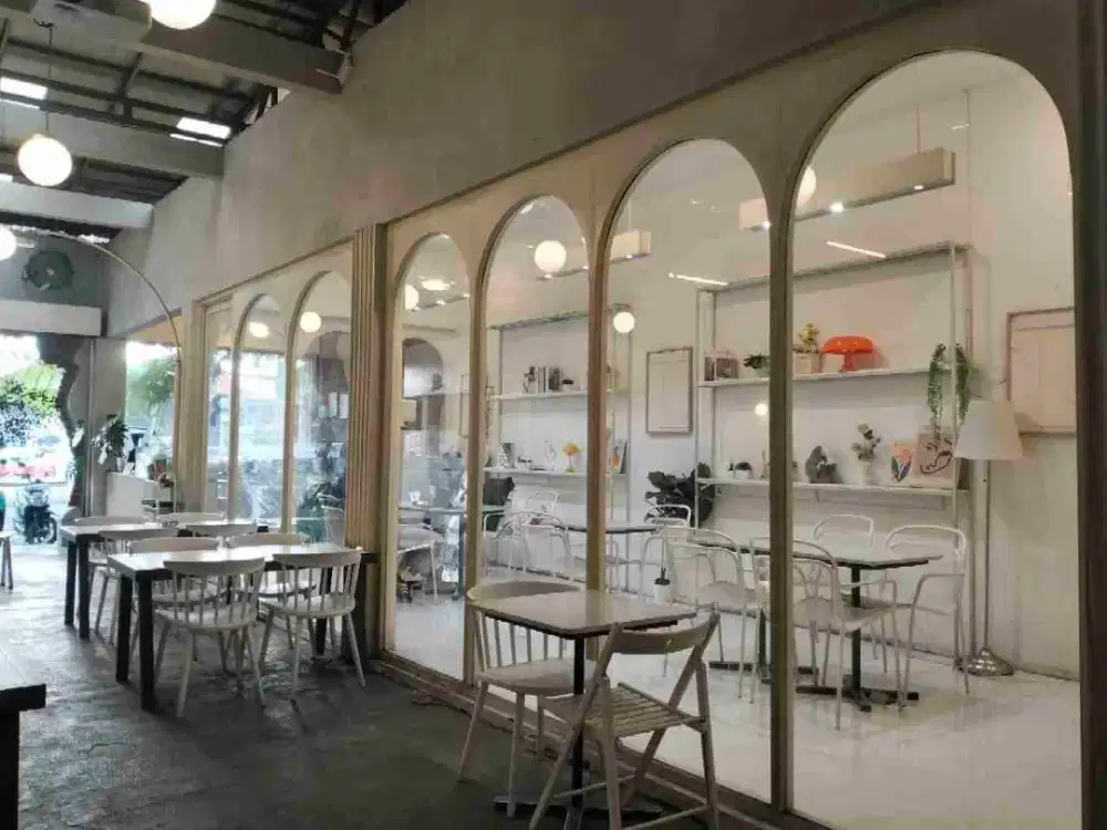 Rumah Untuk Usaha di Jalan Utama Turangga Lengkong