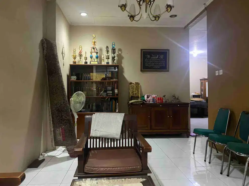 rumah bendungan hilir luas 115 2lantai jakarta pusat