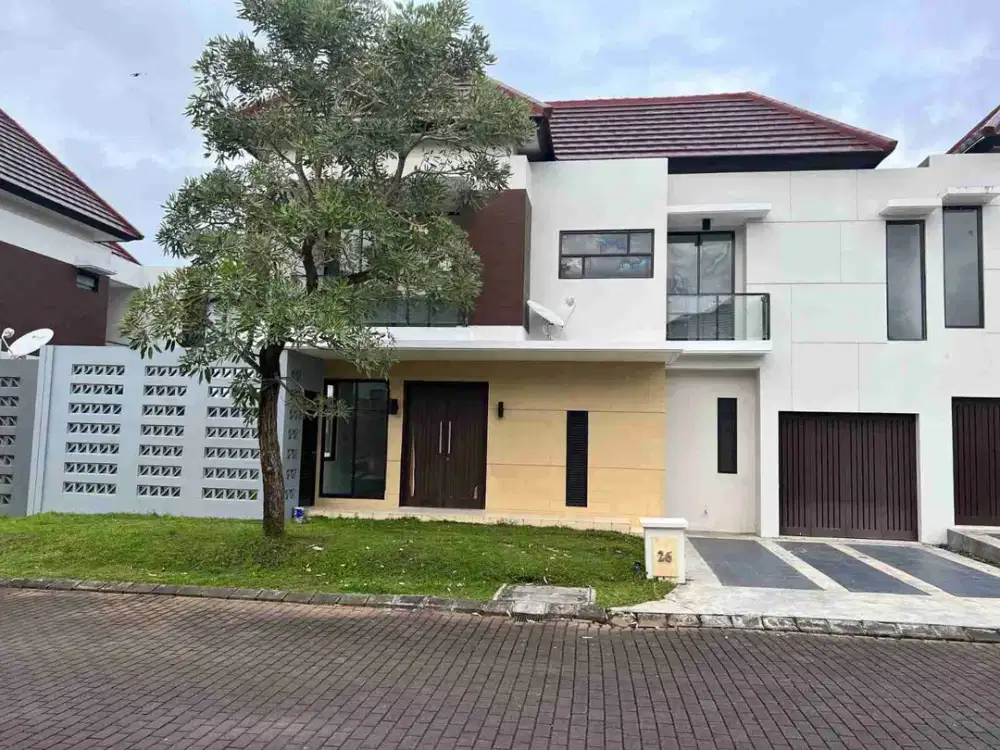 DISEWAKAN RUMAH CANTIK DAERAH HOLLAND VILLAGE, HARGA SANGAT MURAH