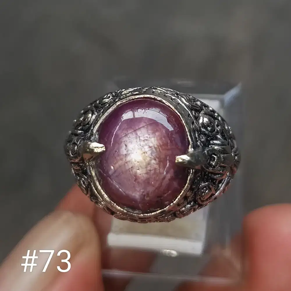 Batu permata star Ruby