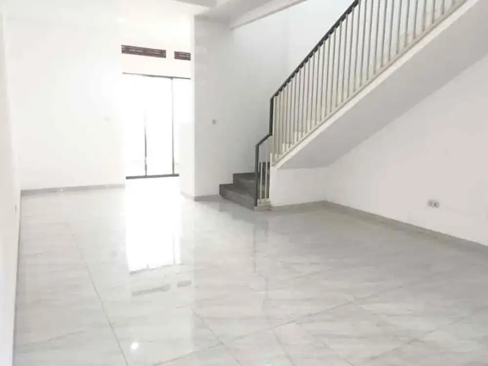 DISEWA / DIJUAL 
RUMAH MEKAR WANGI
Sangat siap huni,
Bangunan baru,  Jalanan luas 
Aman dlm cluster

LT 125 LB 120
3 KT+ 1
3 KM +1
Air jetpump
Listrik 2200 Watt
2 carport
SHM

Harga jual : 2,9 M Nego 
Harga sewa: 75 jt/thn,Nepis