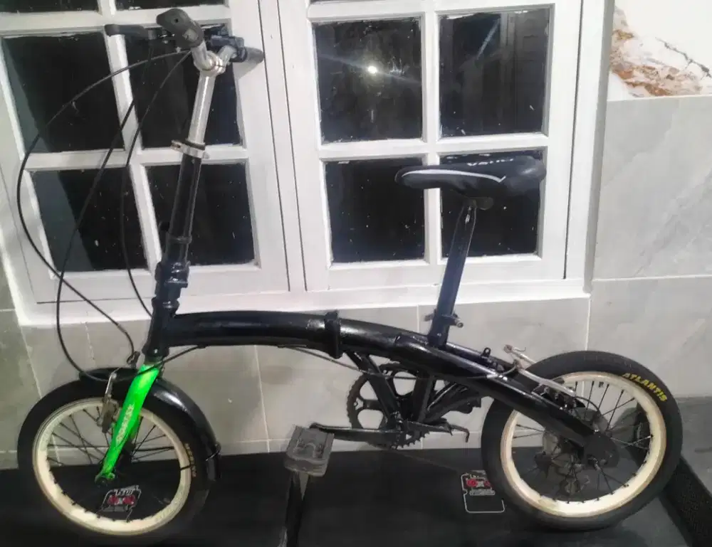 Sepeda lipat ukuran 16 kondisi normal