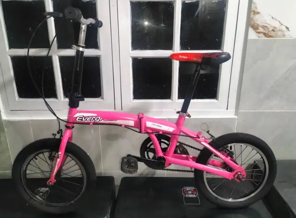 Sepeda lipat ukuran 16 kondisi normal
