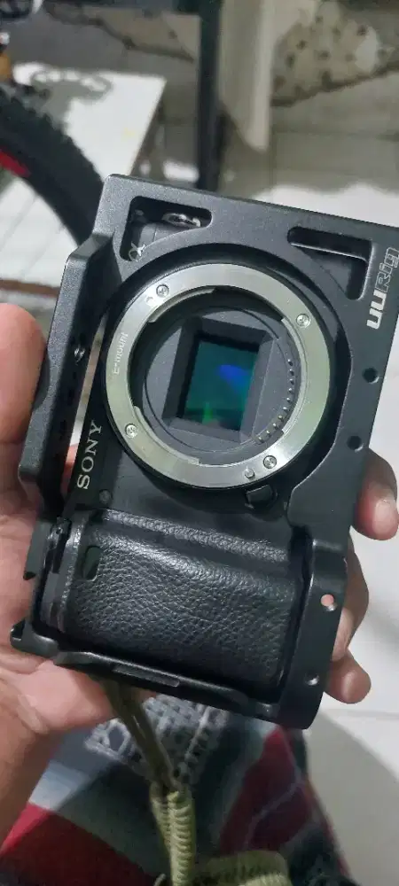 Kamera Sony A6400 mulus ( body Only)