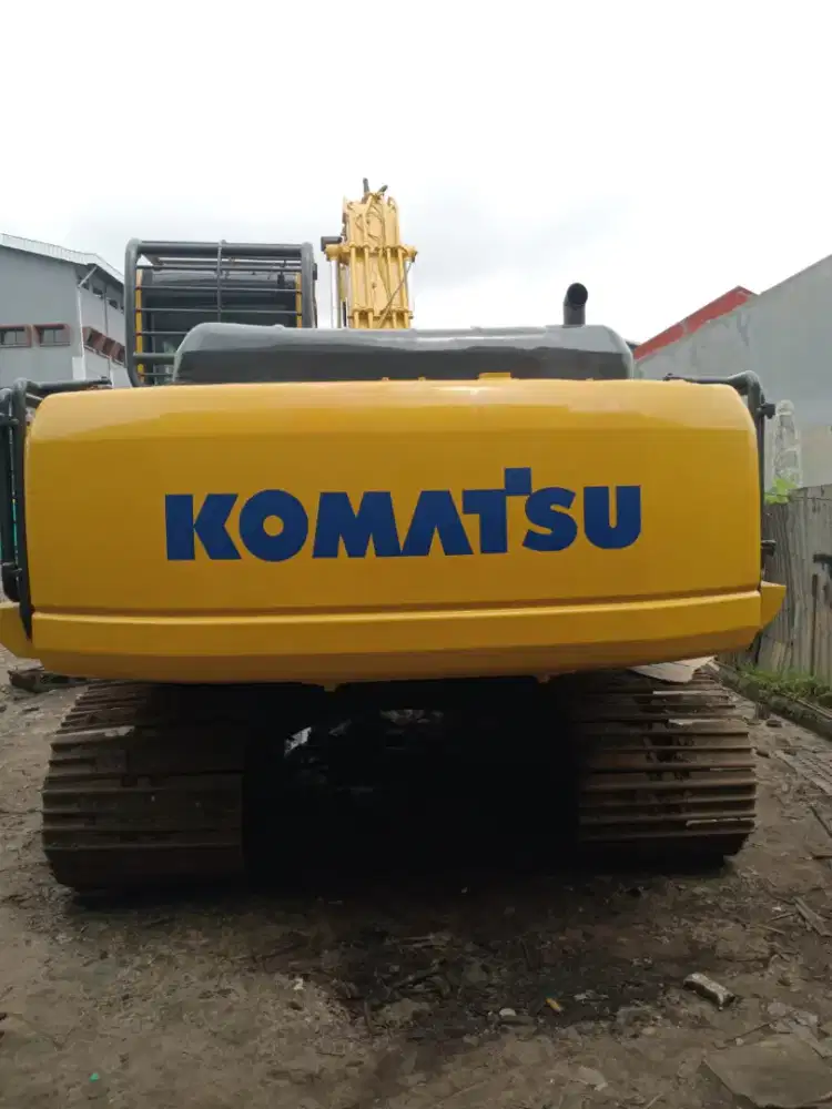EXCAVATOR 2017 ALAT BERAT KOMATSU PC200-8MO