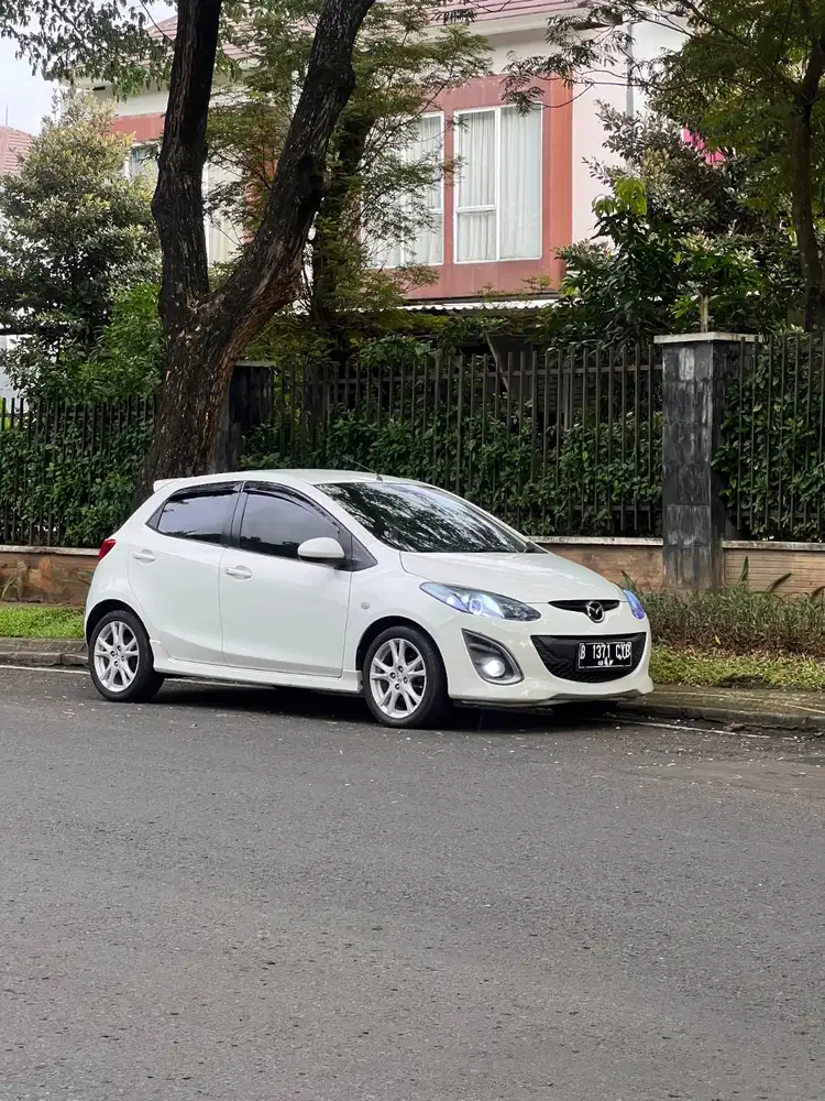 Mazda 2 2010 Bensin