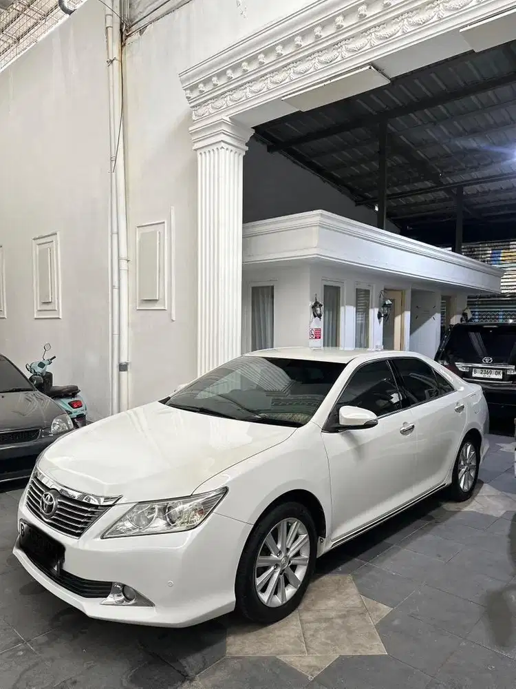 All new Camry V Matic 2012 Pemakian 2013 Istimewa Full orsinil jual bu