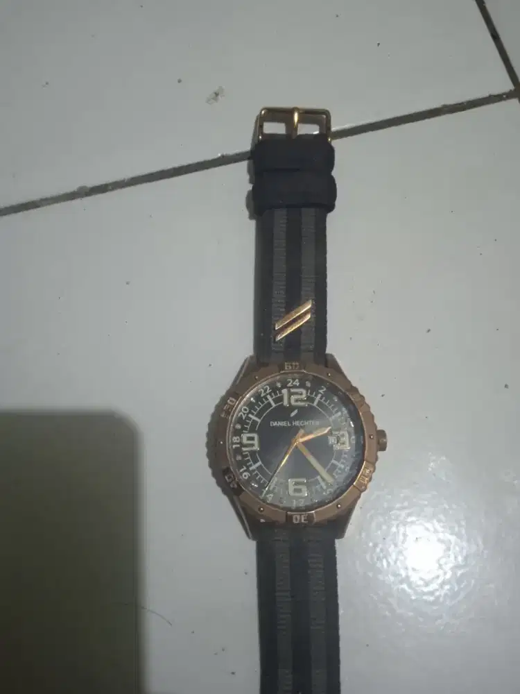 Jual jam tangan DANIEL HECHTER