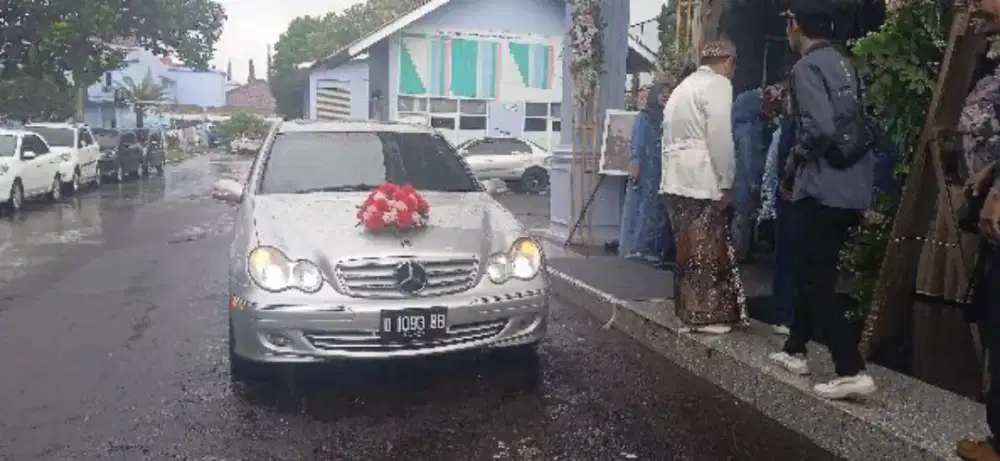 sewa mobil pengantin or rental alphard wedding car mercy