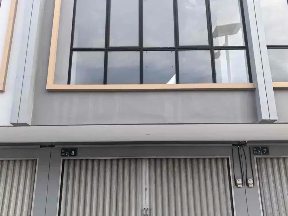 DIJUAL ATAU DISEWAKAN RUKO GARDEN AVENUE DEKAT TOP100 SIAP PAKAI UNTUK USAHA