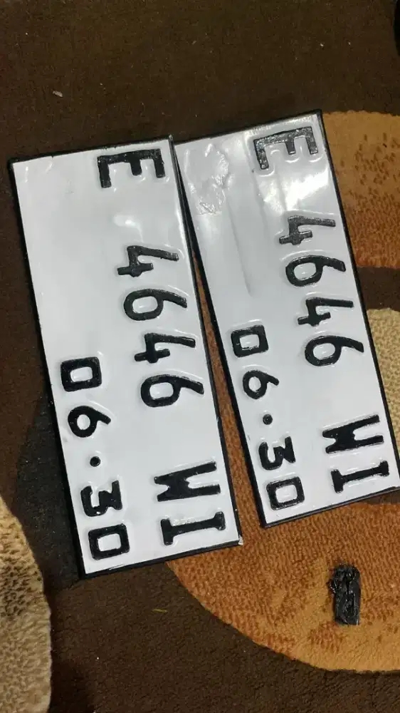 Kerja kasar tukang getok plat motor