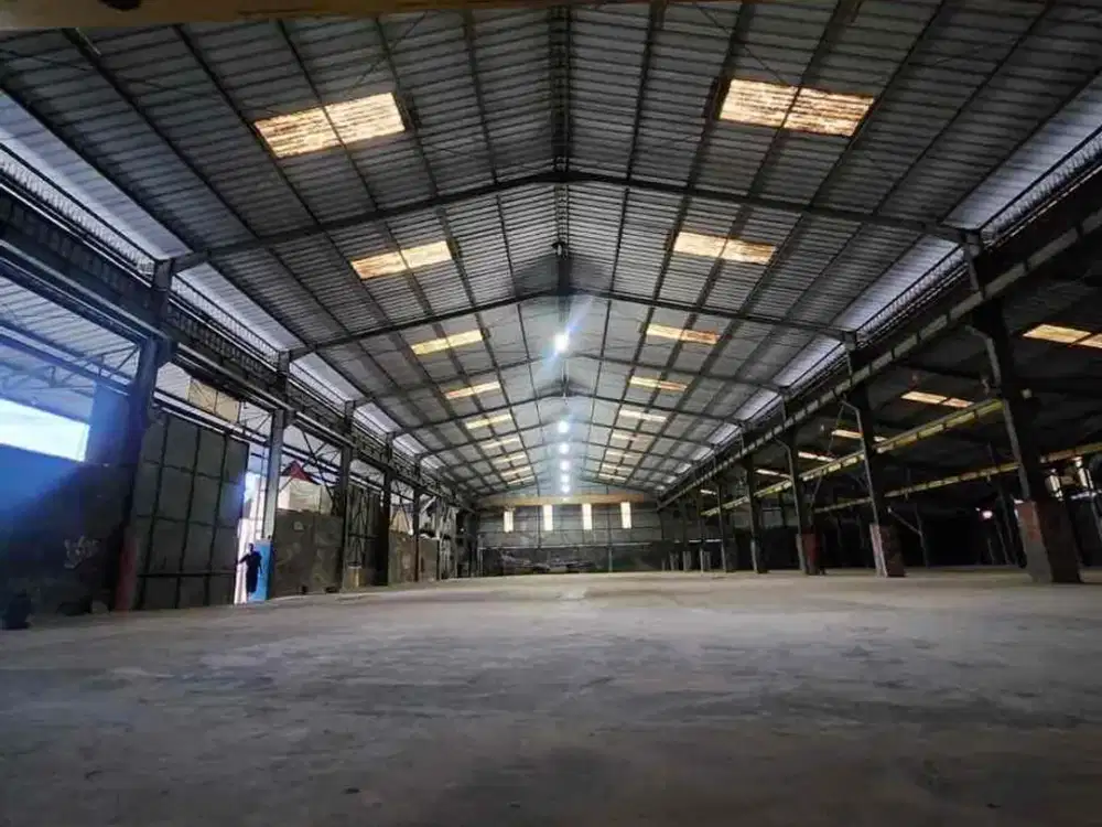 DIJUAL / DISEWA GUDANG BESAR DI KAVLING DPR CIPONDOH TANGERANG
