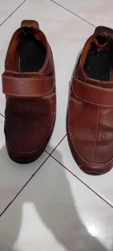 Jual sepatu kulit asli