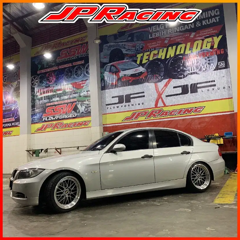 BMW 320i 2005 Bensin