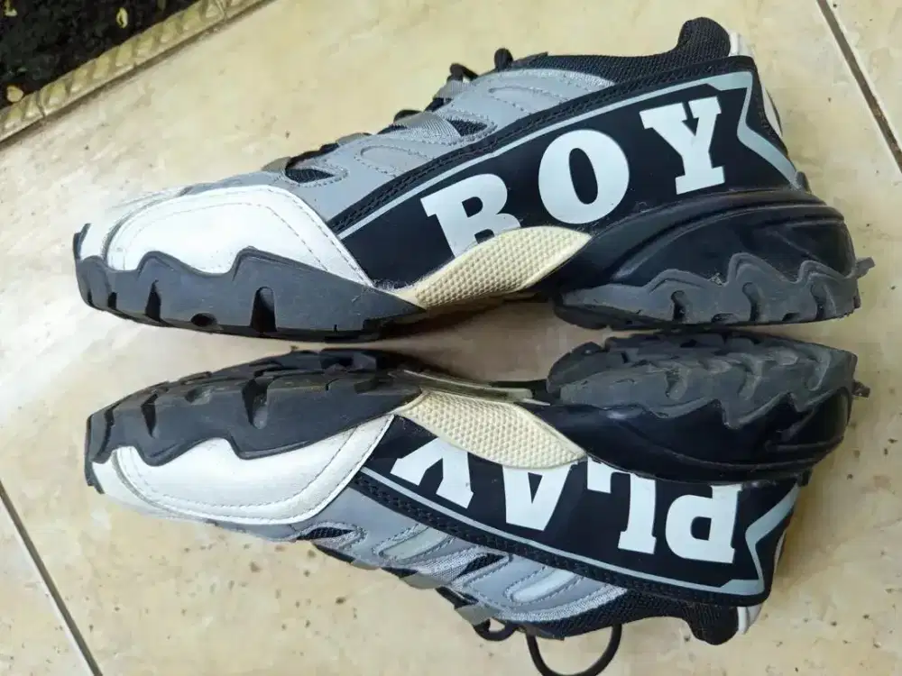 Sepatu ori merk playboy uk. 41 unisex