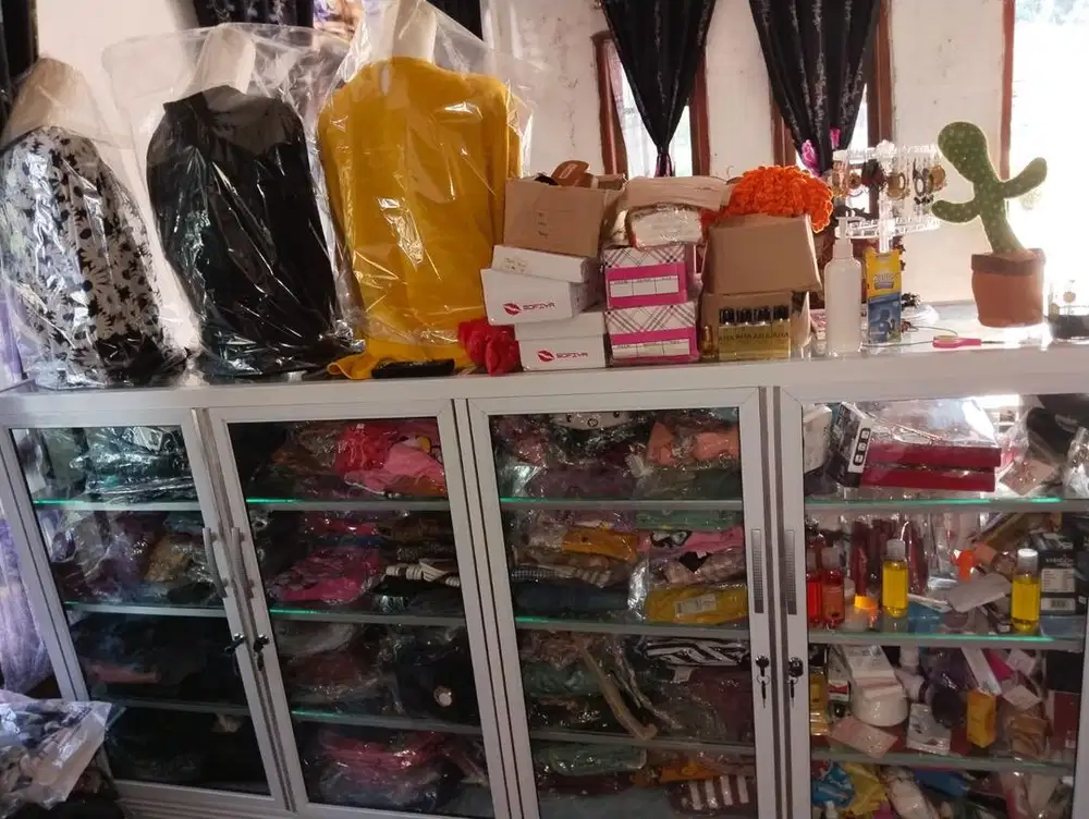 etalase ukuran 2 meter