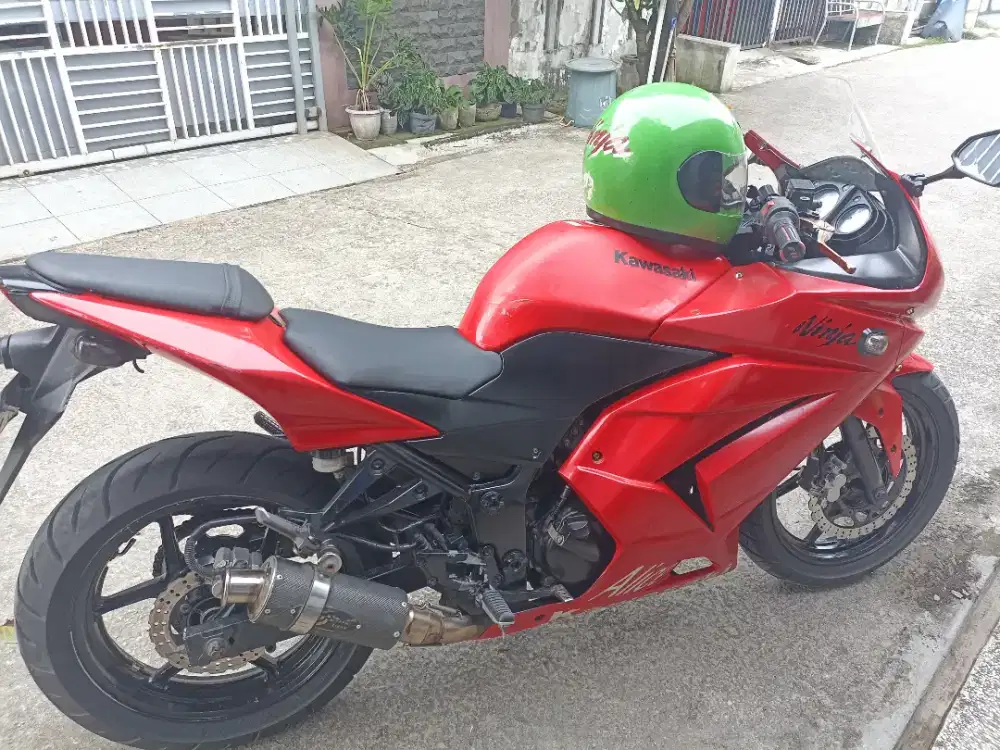 Ninja 250r CBU merah