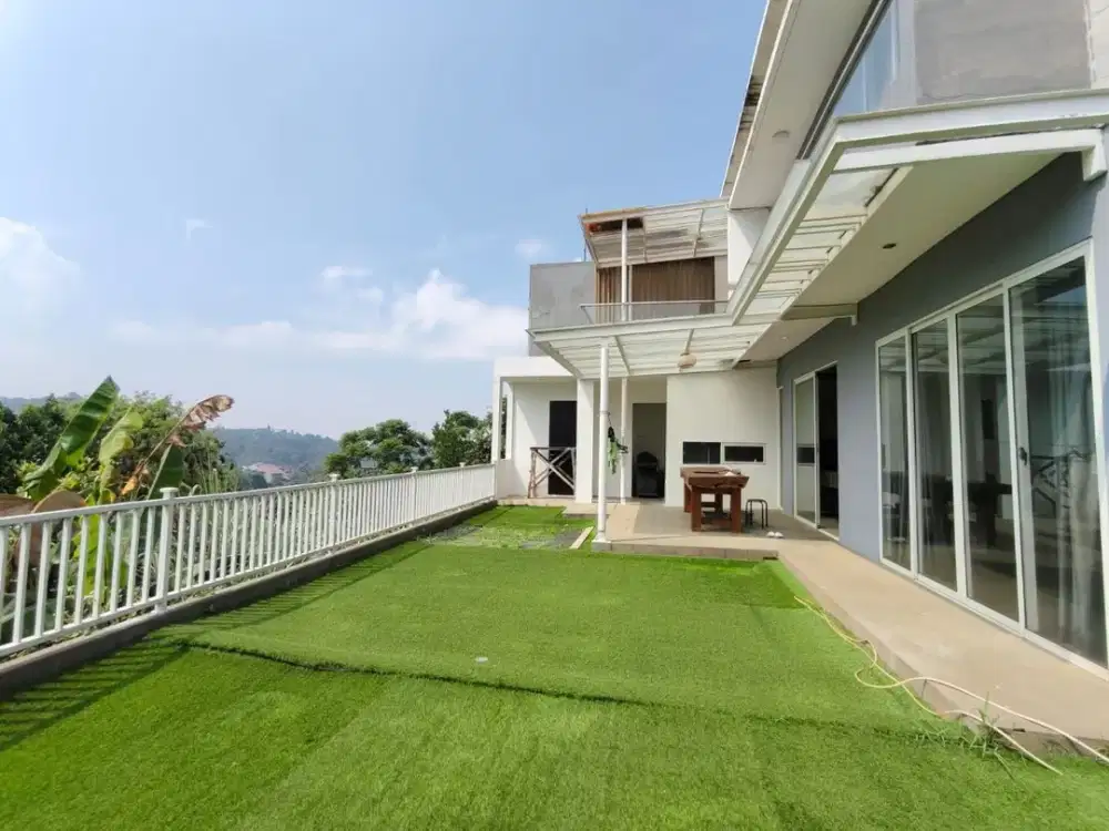 Rumah Mewah Modern siap huni di Bandung Utara - Lebar 12m & Taman Luas