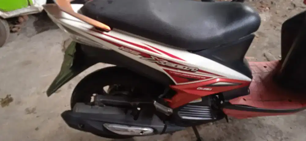 Yamaha Xeon THN 2012 plat AD Karanganyar