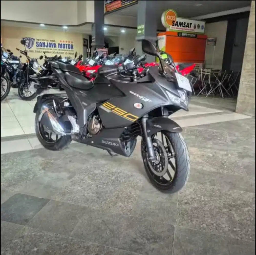 SRI SANJAYA MOTOR - SUZUKI - GIXXER 250 LOW KM