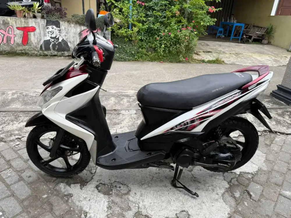 Yamaha Xeon THN 2012 plat T Karawang