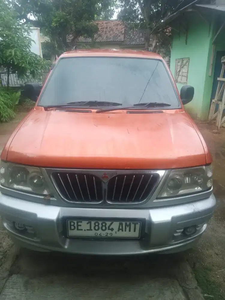 Mitsubishi Kuda grandia 2003