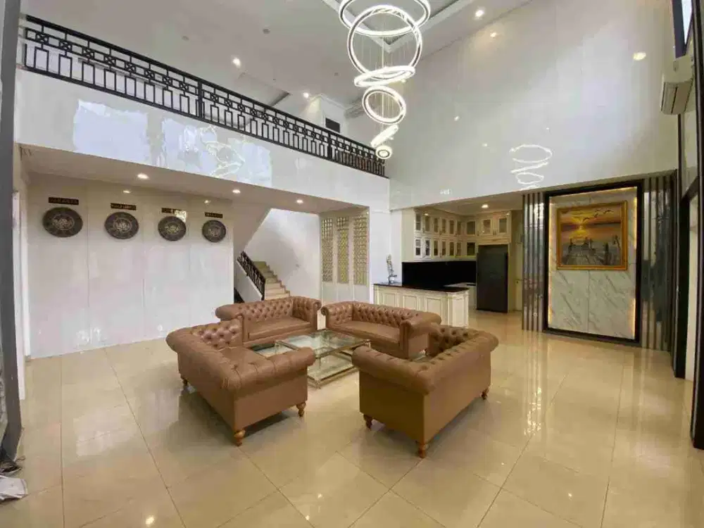 Dijual/disewakan Rumah cocok untuk klinik ataupun kantor di Tebet Jakarta Selatan