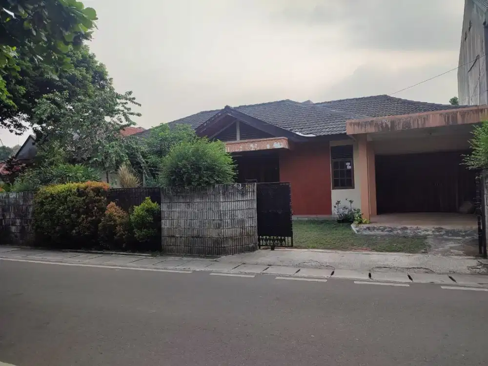 Dijual rumah ukuran besar di Bambu Apus, Cipayung, JakTim