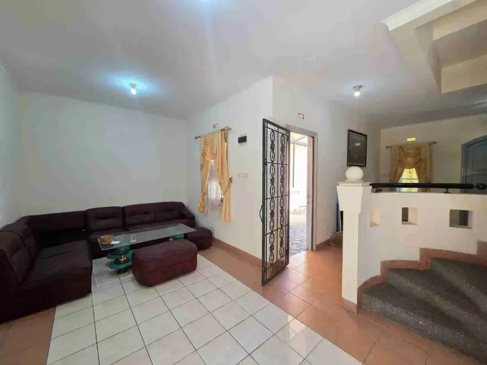 Dijual/Disewakan Rumah di PRV Parahyangan Rumah Villa Gegerkalong Bandung Kota