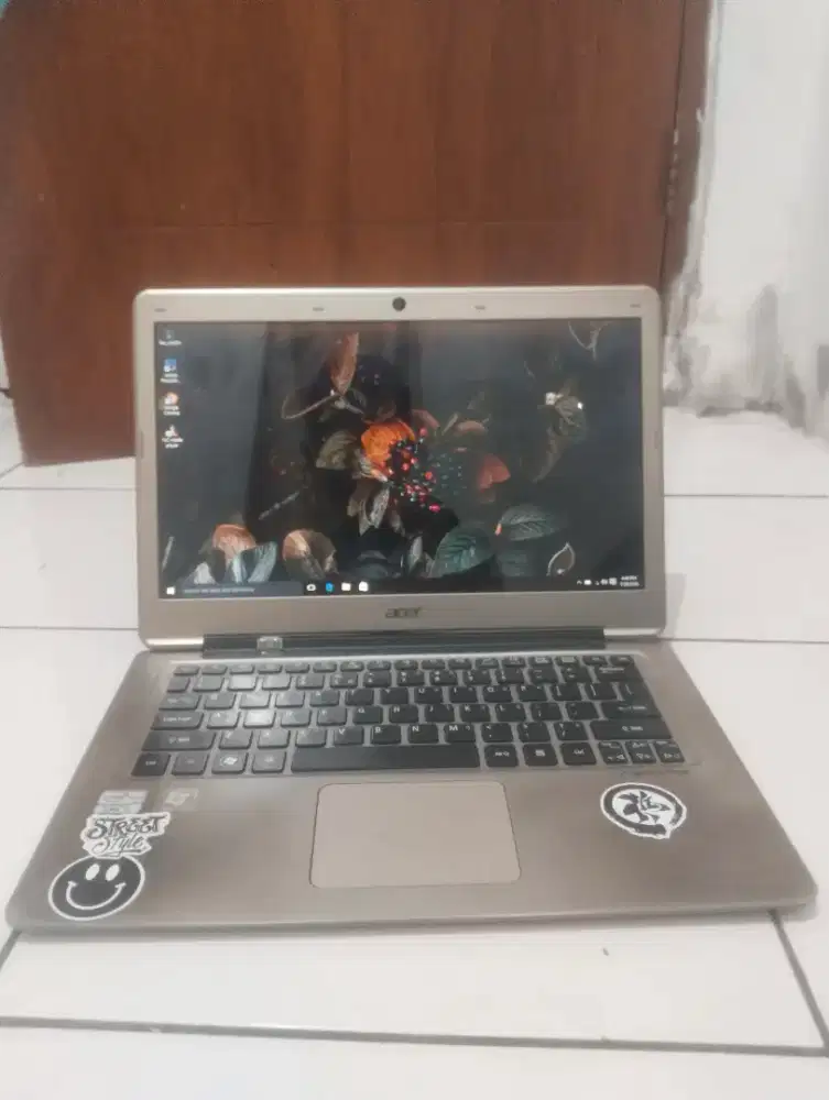 Laptop acer S3 model slim
