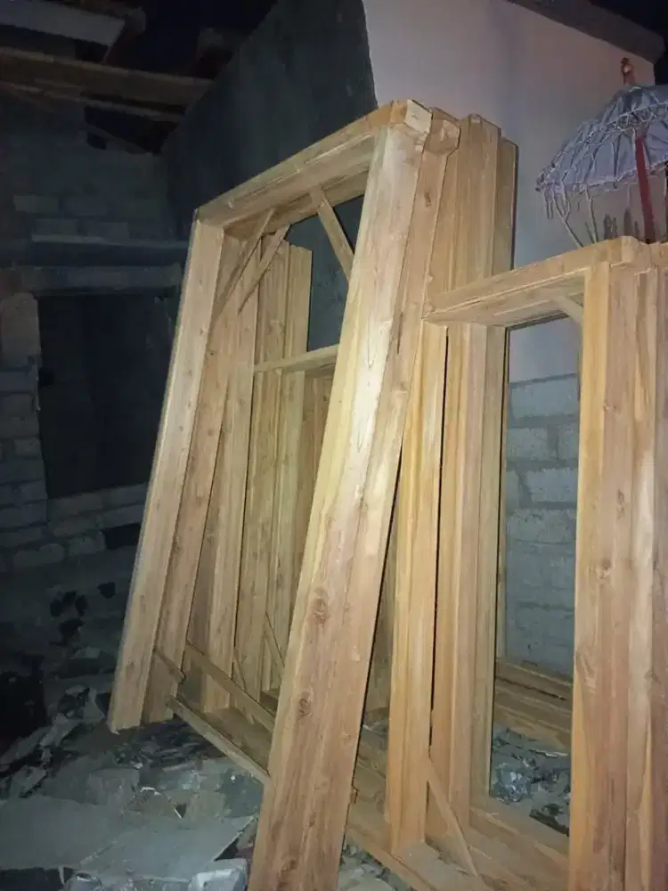 Kusen dan pintu jati alas