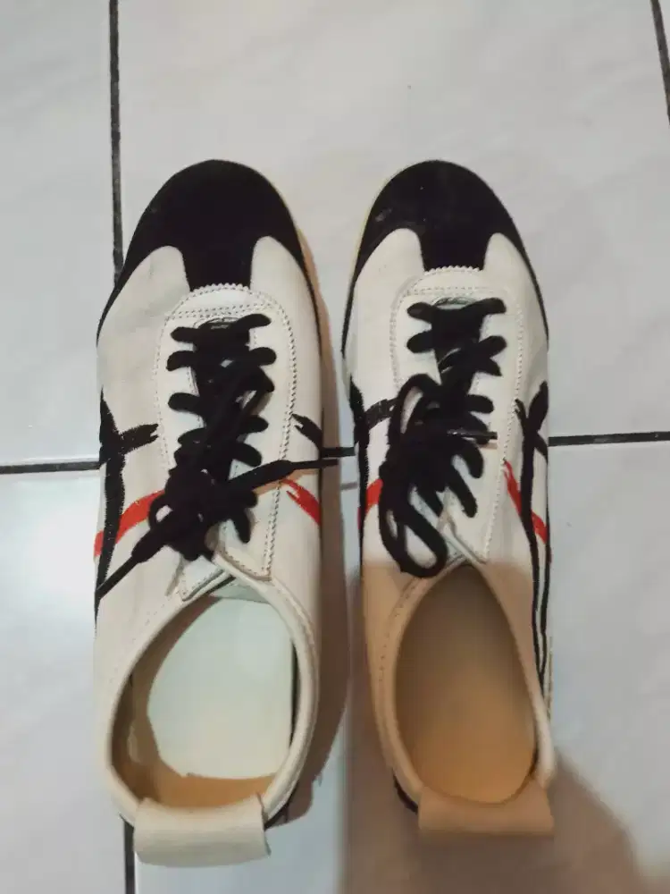 Sepatu Onitsuka Tiger sz 42