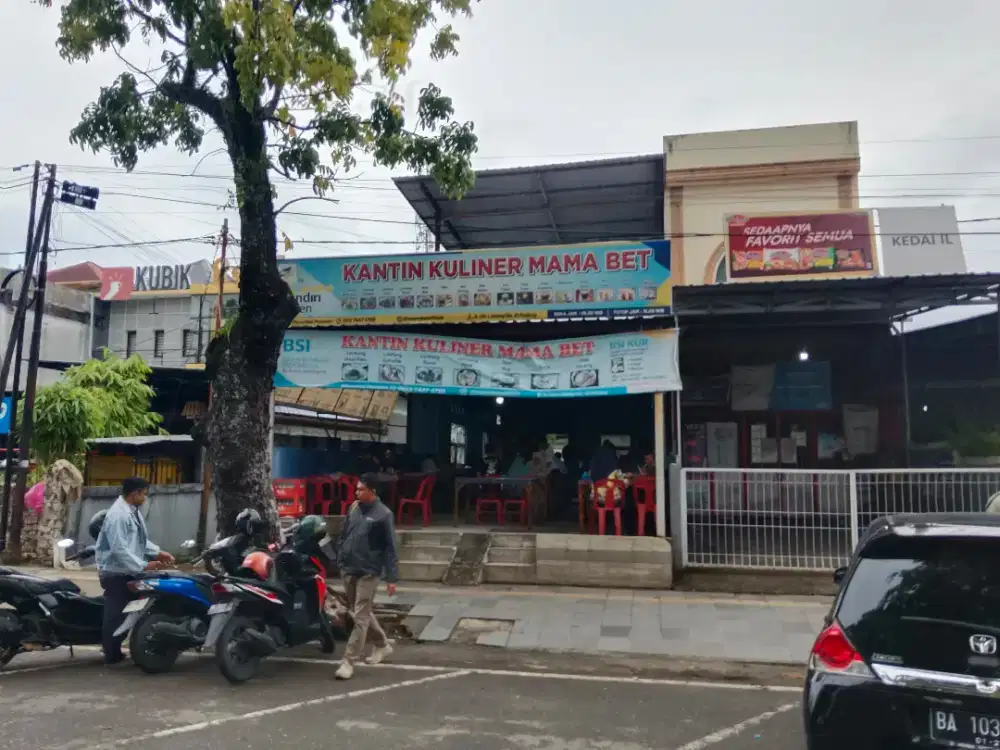 Dijual tanah dan bangunan di lokasi strategis