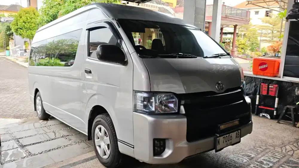 Hiace Commuter MT 2018
