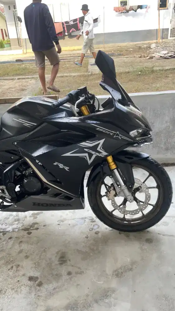 Jual sepeda motor CBR 150R tahun 2024