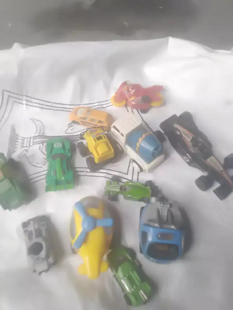 Mainan anak-anak kecil