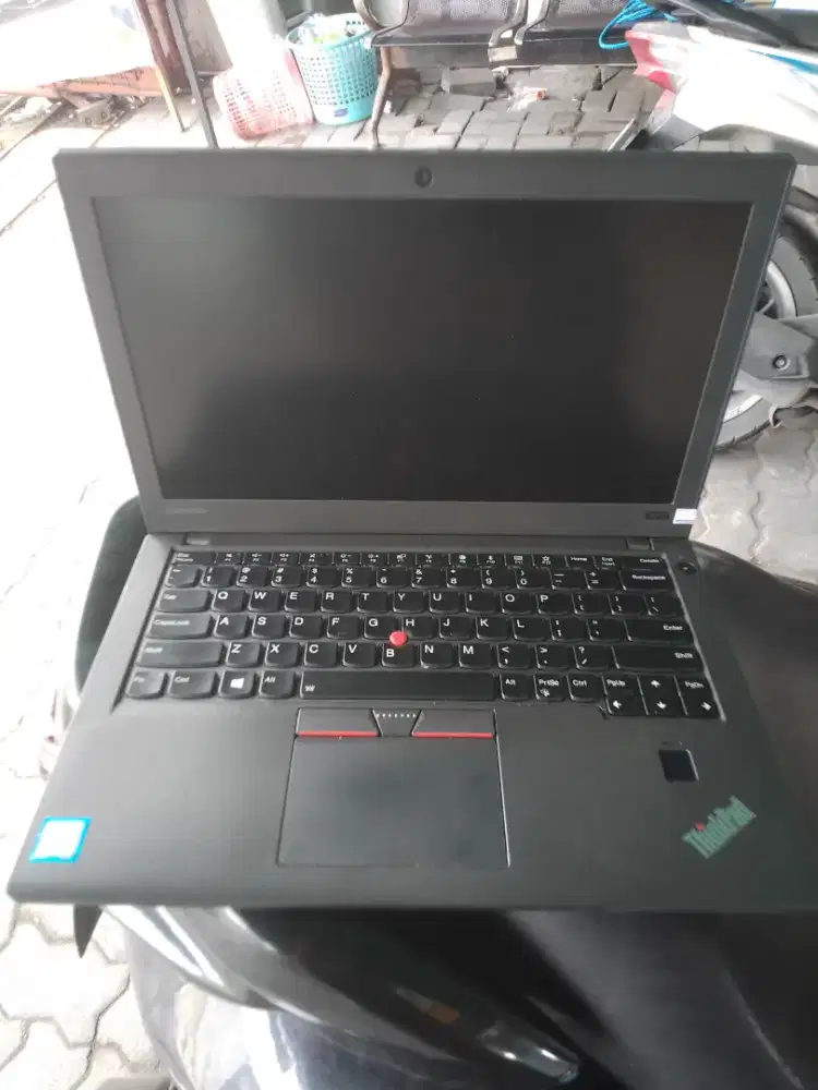 LAGI BUTUH UANG SEGERA JUAL CEPAT LAPTOP LENOVO SPEFIKASI TINGGI