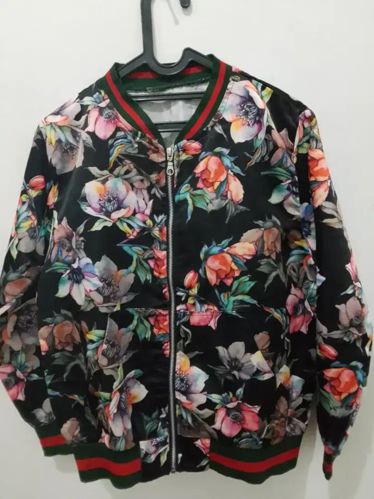 Preloved Jaket Bunga