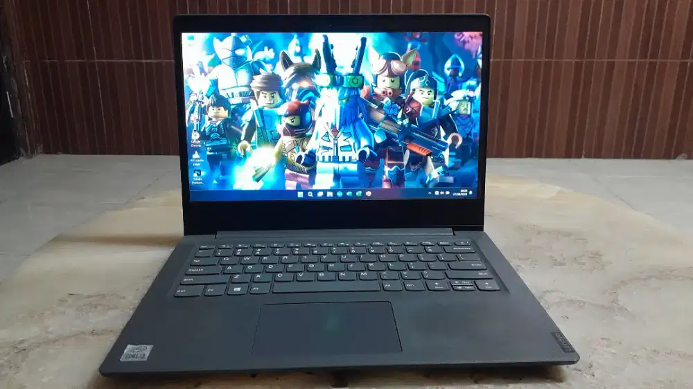Laptop Lenovo V14 core i3 Ram 8GB  ssd nvme 128GB Hardisk 500GB GEN 10