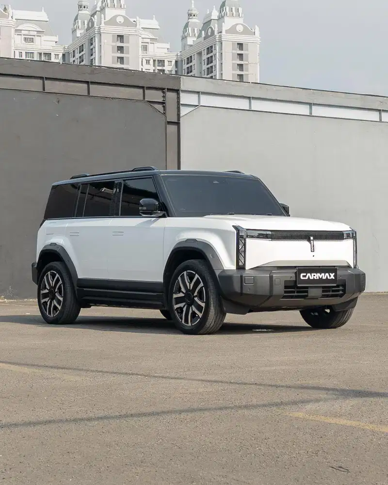 J6 IWD 2025 (4x4) AWD