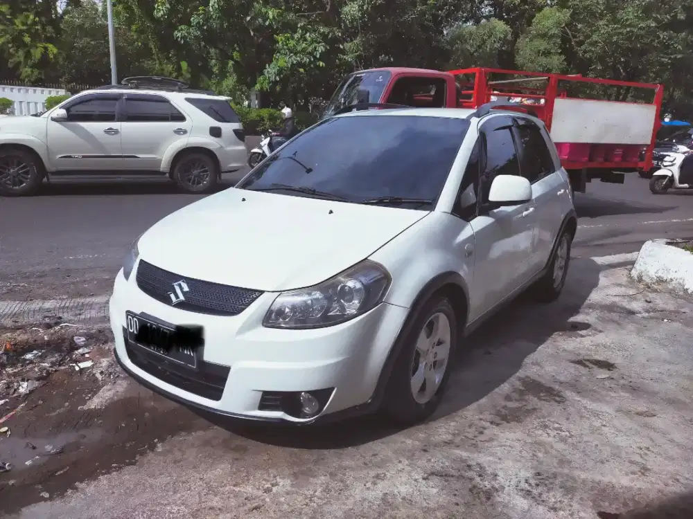 Suzuki X-Over AT 2011