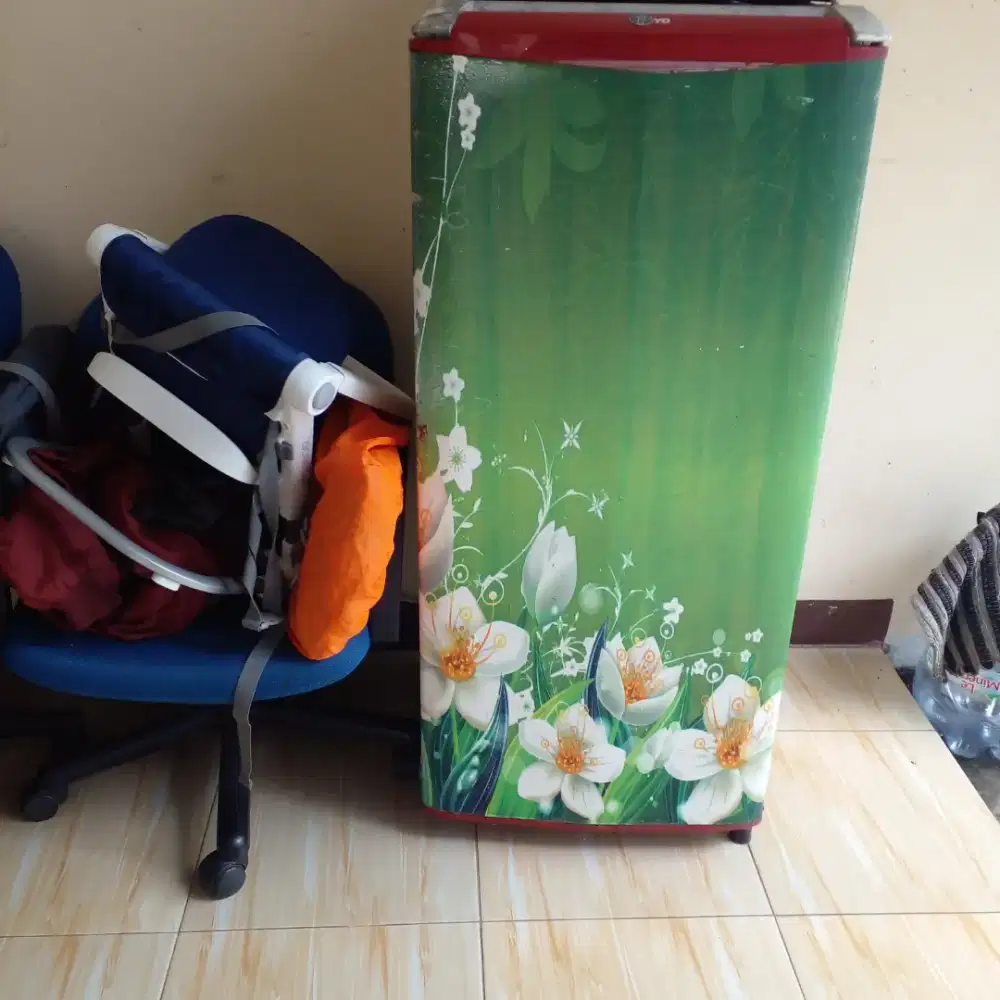 Kulkas bekas 1 pintu merk Sanyo