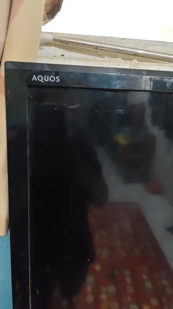 TV 32 in Sharp aquos hanya suara aja