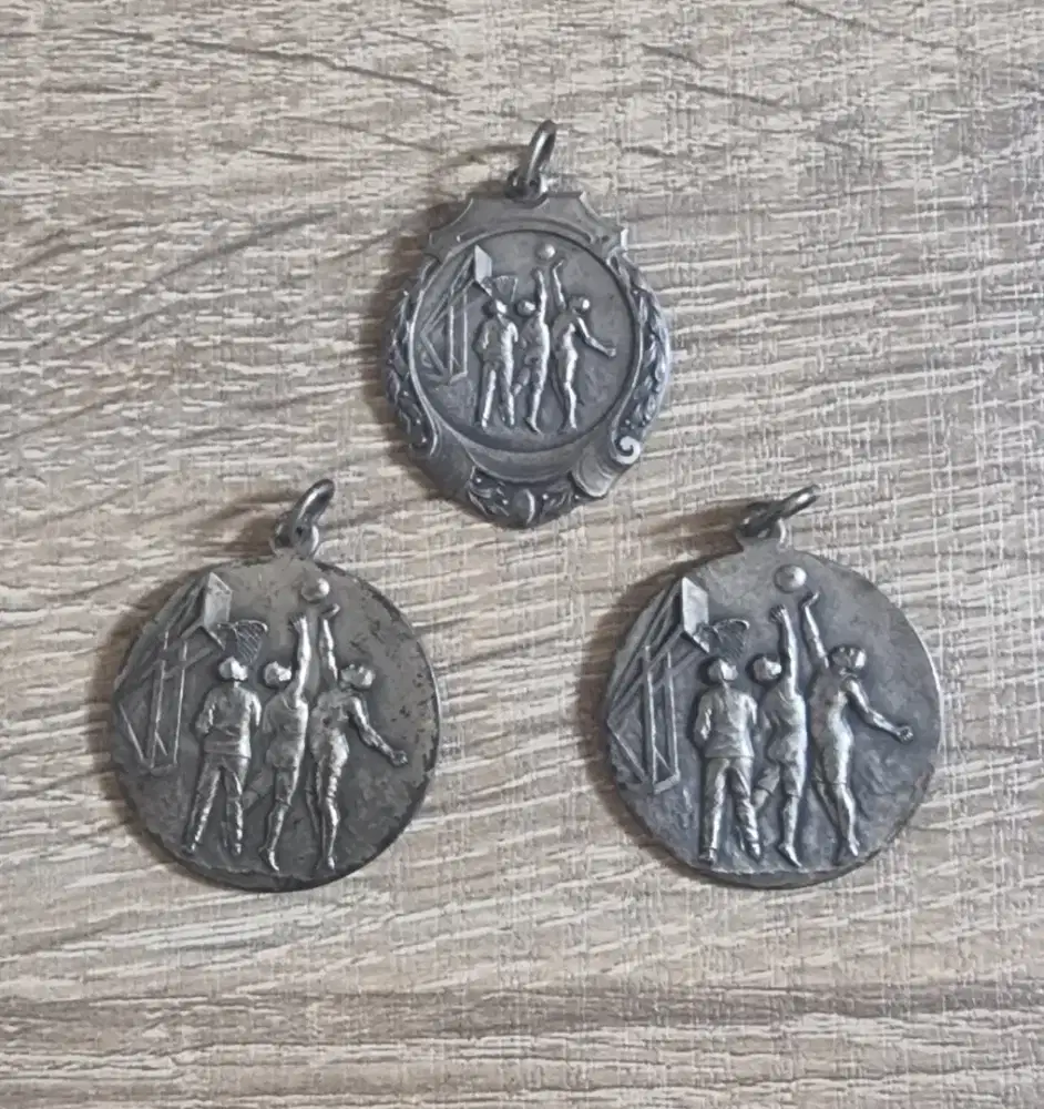 Medali Bola Basket Antik