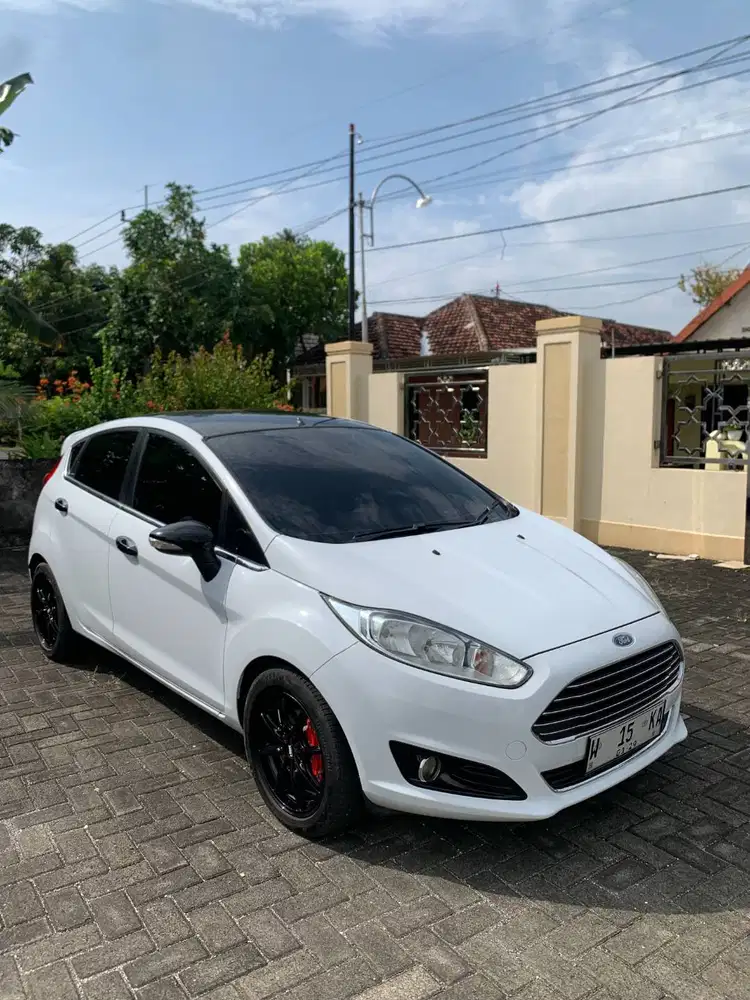 FORD FIESTA 2013 MATIC