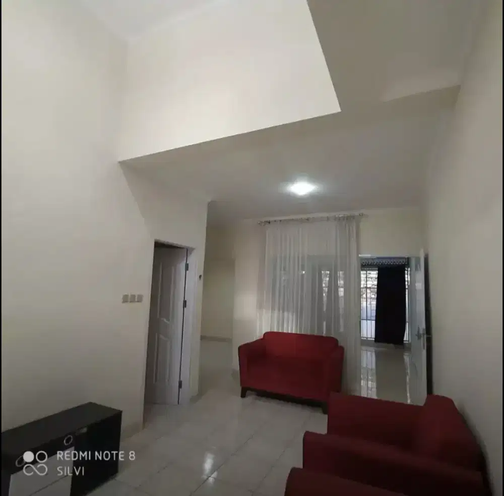 Disewakan rumah citraLand dengan prabot