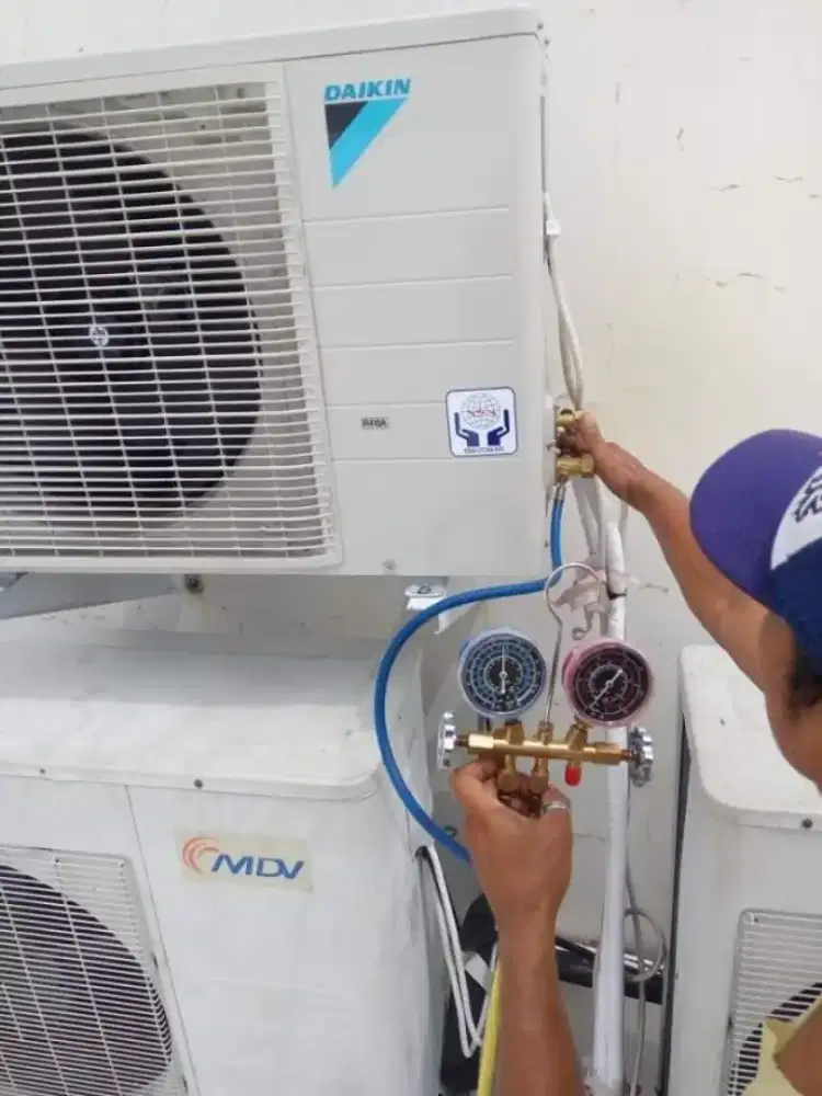 Jasa instalasi AC cuci AC bongkar pasang AC service kulkas bergaransi