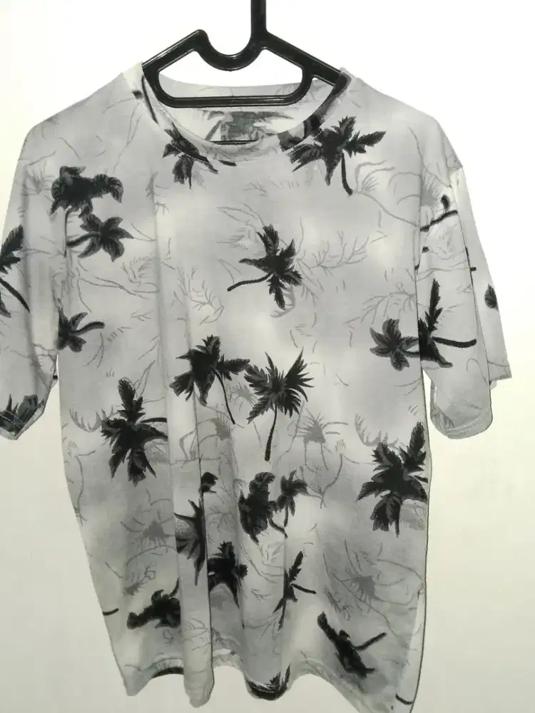 Preloved baju motif pantai